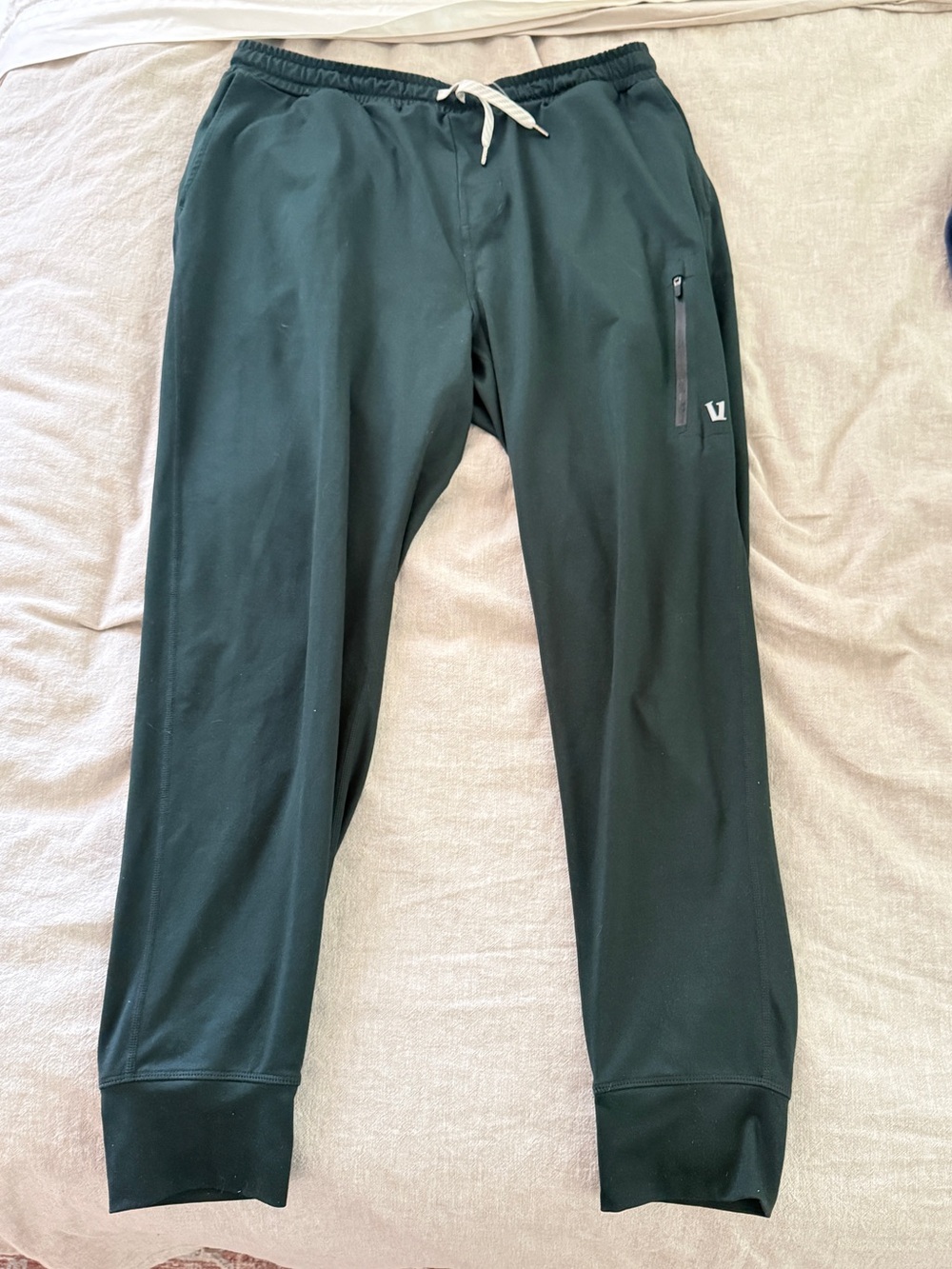 Vuori Jogger Pants — Dark Green
Size L